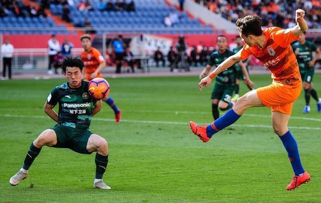  奥格斯堡绝地反击，补时阶段扳平比分