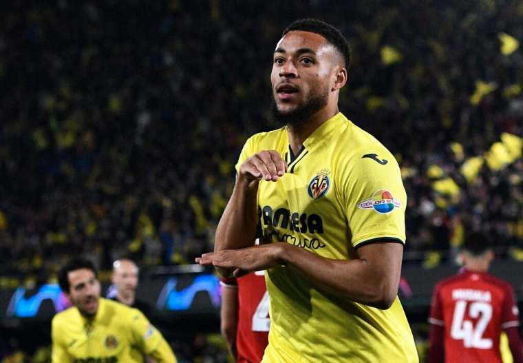  安格斯主帅运筹帷幄，临场换人收到奇效赢比赛